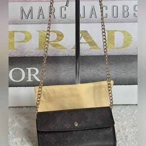 2000 authentic Louis Vuitton International wallet